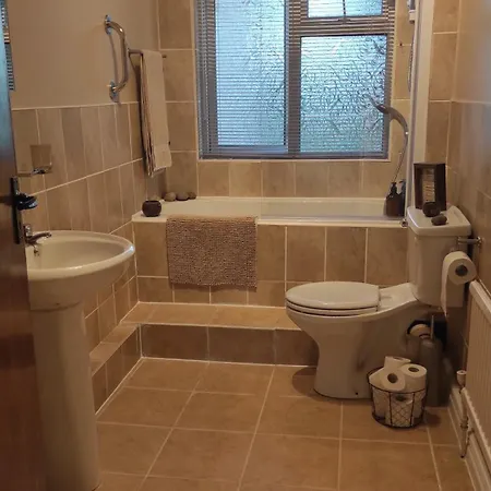 Retreat By The Feale Pansiyon